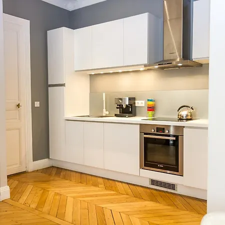 Le Magnifique - 3 Chambres 9e *